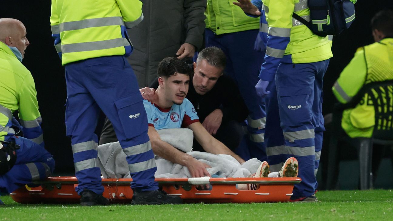 Van Persie: Son's injury is 'heartbreaking'