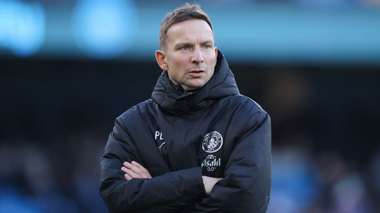 Man City Backs Dias After Robbery; Guardiola Absent, Doku Injured 3 Pep Ljinders en la conferencia de prensa