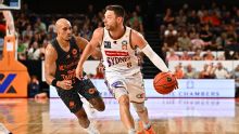 Kings dig deep to overhaul fast-starting Taipans