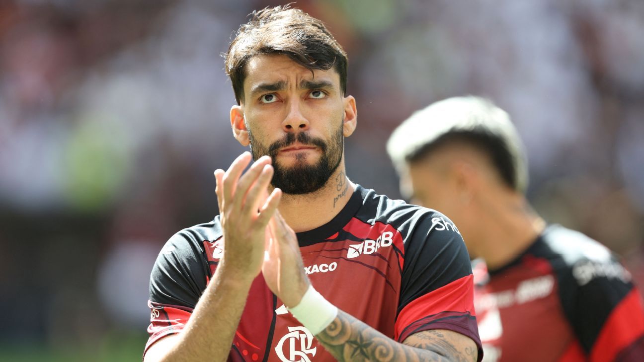 Paquetá misses sitter on Flamengo return