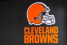 Sources: Ravens' Switzer joining Monken's Browns staff as OC