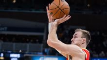 Sources: Lakers get shooting help, trade for Hawks' Luke Kennard