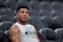 Bucks' Rivers: Giannis 'getting close,' will play when healthy