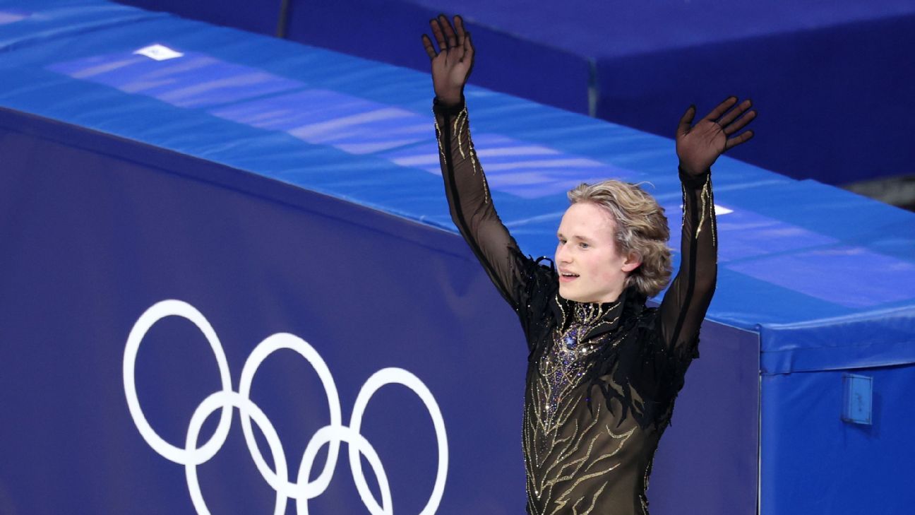 2026 Olympics: Lindsey Vonn crashes, Breezy Johnson wins downhill and U.S. figure skating earns gold