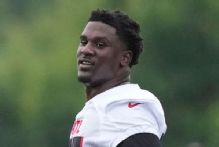 WNBA player offers to testify vs. Falcons' Pearce in domestic case