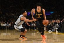 Sources: Warriors, Santos reach 3-yr. extension