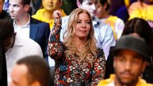 Jeanie Buss afirma que familia Buss aprobó venta de Lakers