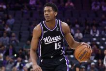 Kings F De'Andre Hunter's season over after left eye surgery