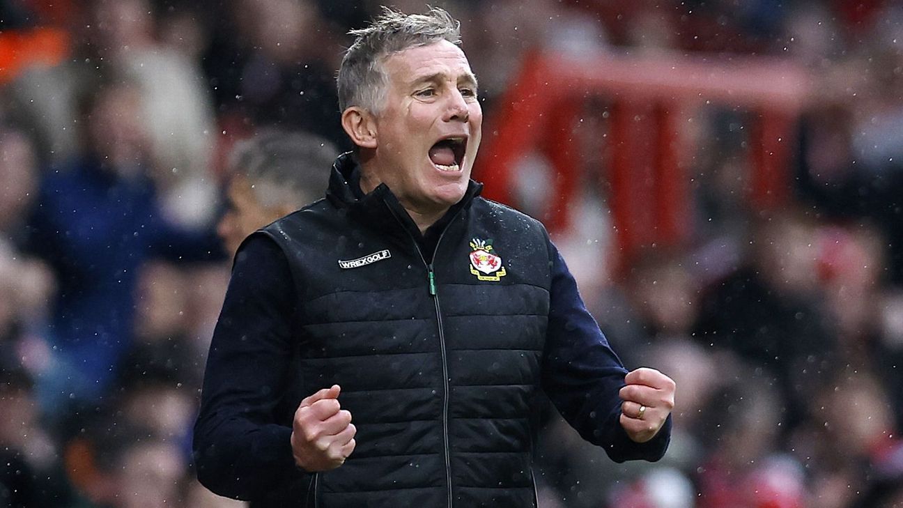 Phil Parkinson talks up Wrexham's character after extraordinary win vs. Ipswich