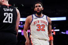 Towns fires up Knicks in 18-point 4th-quarter rally vs. Rockets