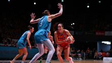 Alicia Froling produces stunning performce to catapult Fire to WNBL Grand Final