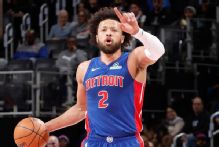 Pistons' Cunningham (collapsed lung) out at least another week
