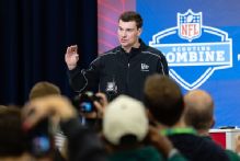 QB Mendoza meets with Raiders, loves idea of Brady as mentor