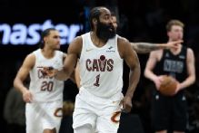 James Harden, still dealing with broken thumb, returns in win