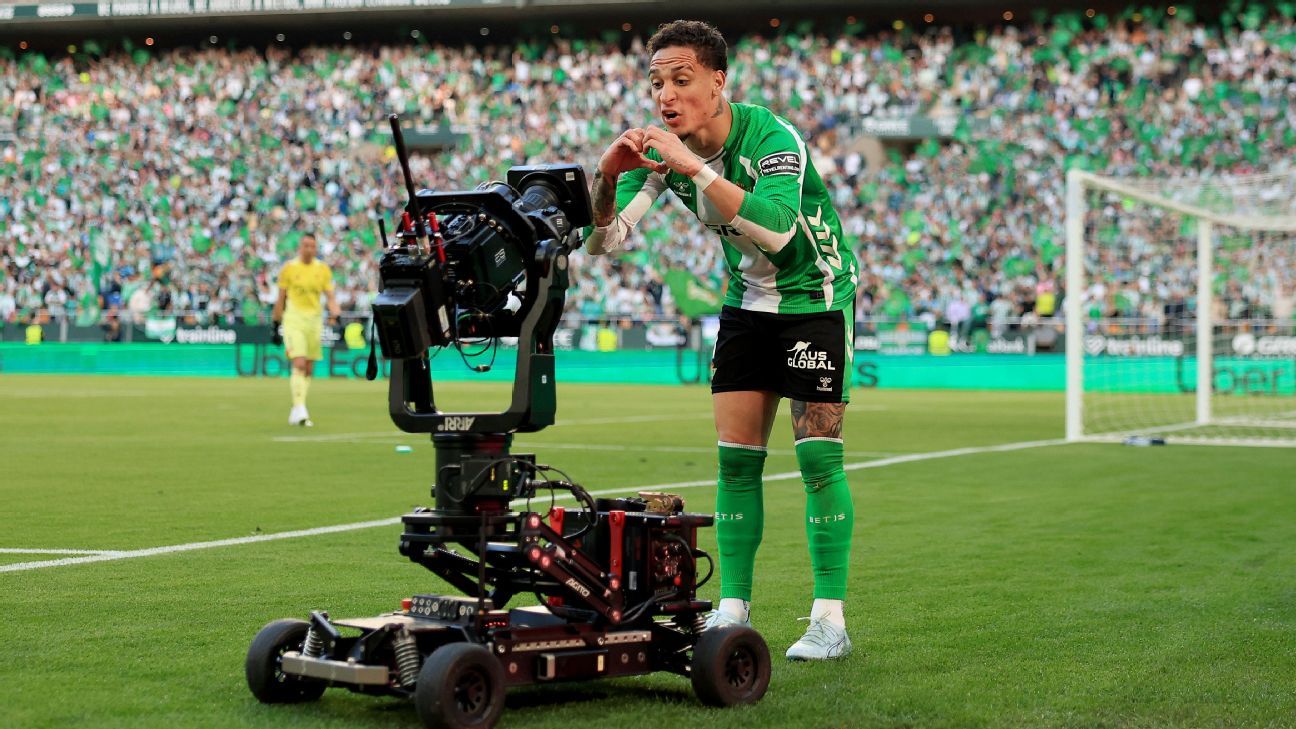 Antony on fire in Spain, chasing Yamal, Vinícius