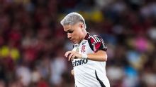 Luiz Araújo, do Flamengo, se irrita com torcedor em live após críticas: 'Eu sou bagre e você que é craque'