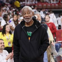 Arkansas to honor Nolan Richardson with statue outside arena