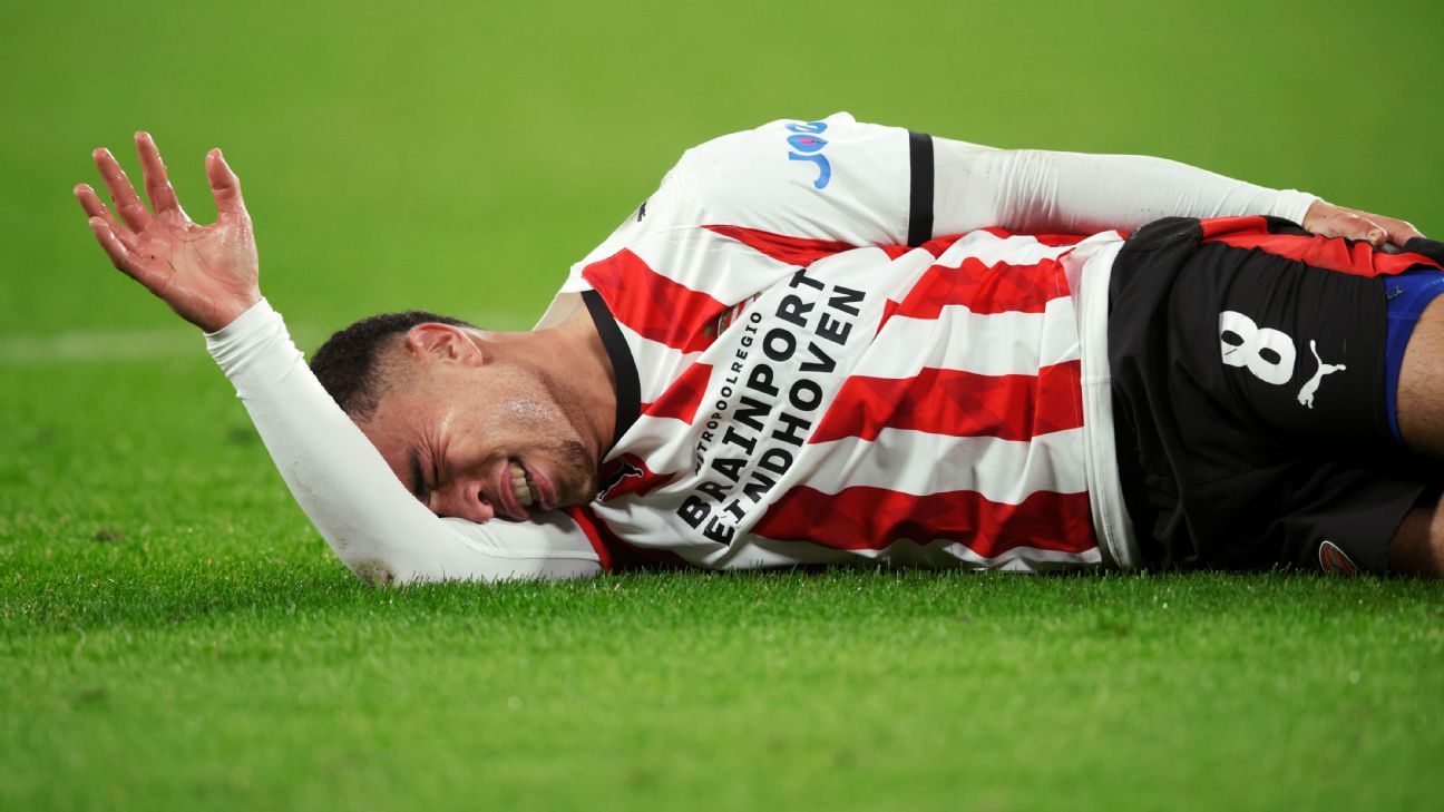 USMNT gets injury scare as Dest limps off for PSV