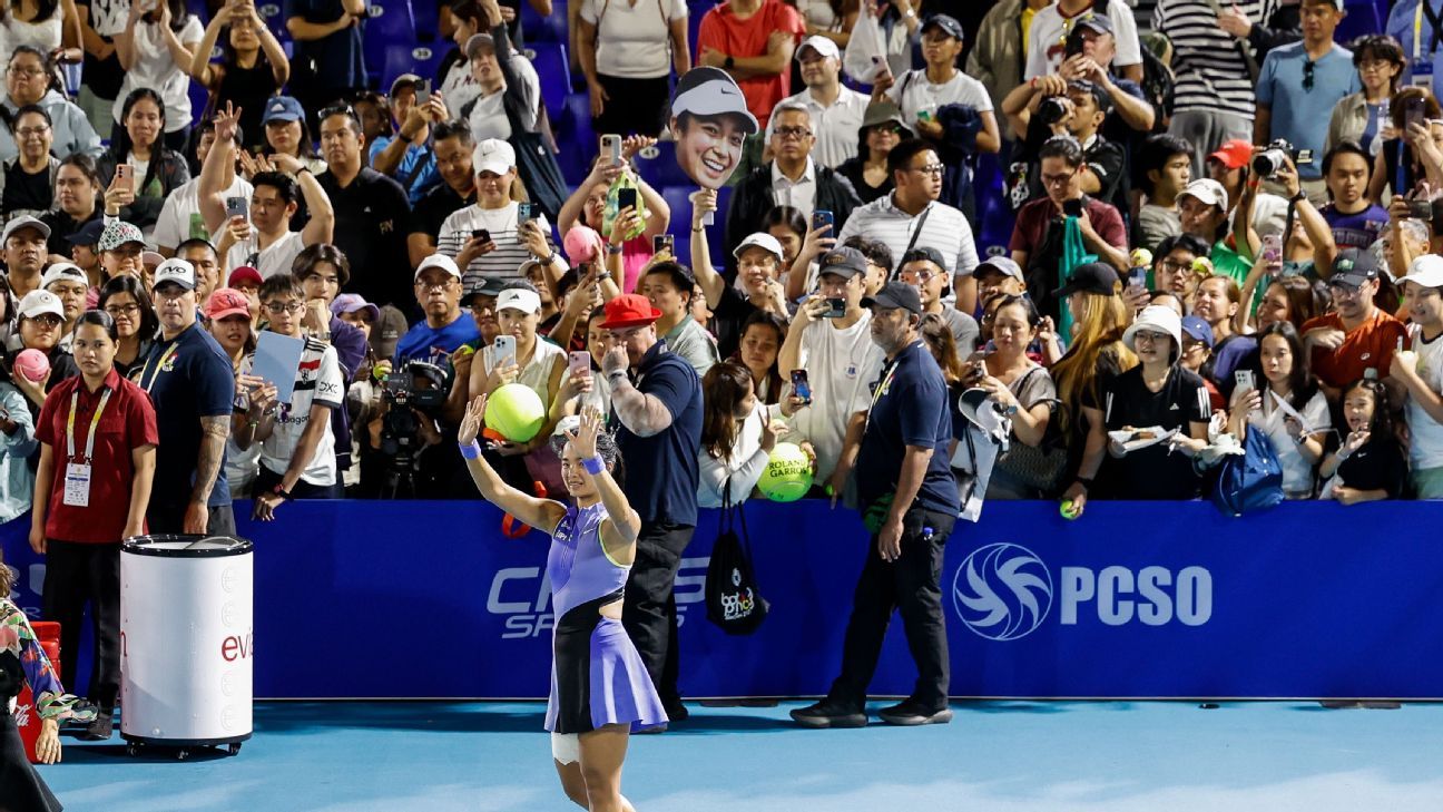 Alexandra Eala en la cancha