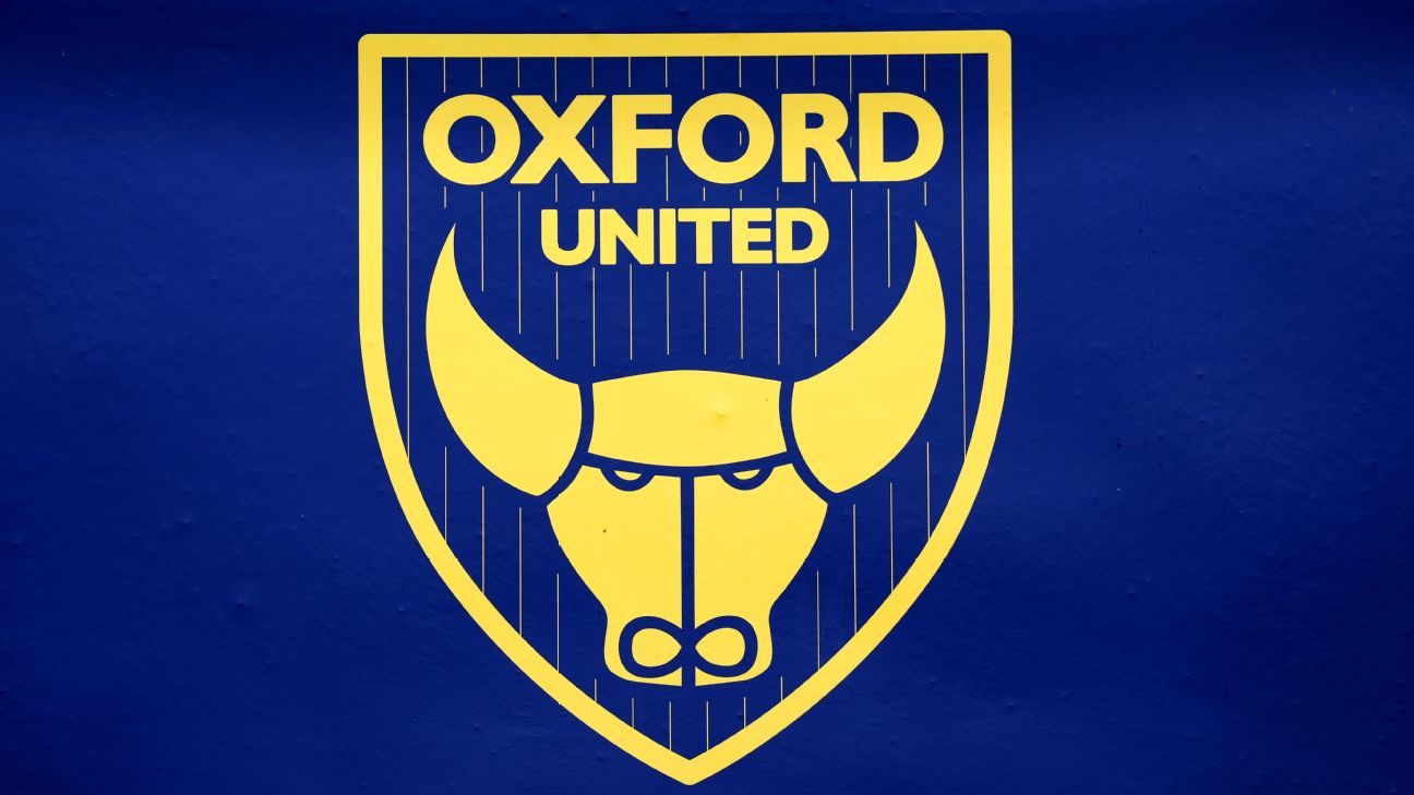 Oxford United player dies aged 15 after collapsing during academy game Oxford United player dies aged 15 after collapsing during academy game