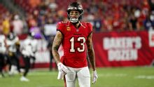 49ers refuerzan cuerpo de receptores con Mike Evans: fuentes