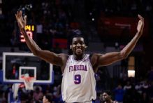 Florida center Rueben Chinyelu to test NBA draft waters