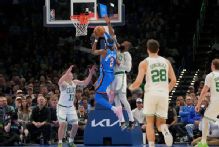 Celts' Brown calls out 'foul baiting,' says NBA rewards flopping