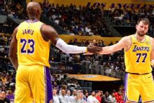 Luka Doncic drops 51 as Lakers explode in LeBron's return