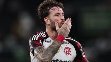 Flamengo recebe proposta de quase R$ 60 milhões de clube turco por Léo Pereira