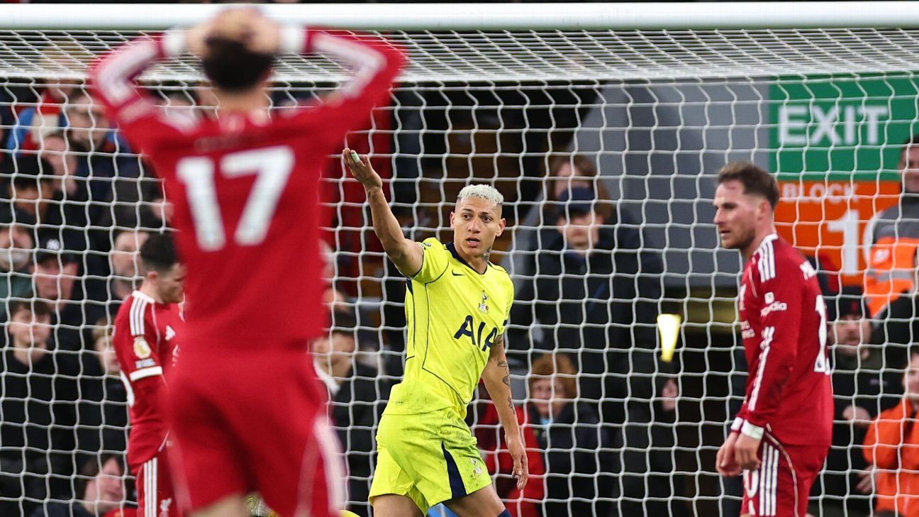 Arne Slott, do Liverpool, respondeu a Jamie Carragher por alegações “individuais”