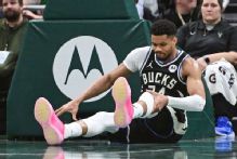 Giannis Antetokounmpo exits Bucks' win after awkward landing