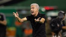 Torcida do Grêmio protesta, xinga Luis Castro e pede volta de Renato Gaúcho