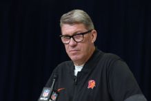 Bucs GM Licht says Evans 'earned the right' to sign with 49ers