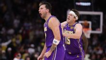 Los Lakers volvieron a ganar en Houston, los Nuggets cayeron en Memphis y los Hawks siguen imparables