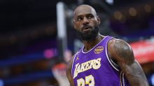 LeBron James avisa aos Lakers que jogará em outro time na próxima temporada da NBA