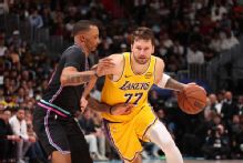 Doncic to return from Spain on Friday; status still unknown