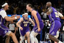Kennard hits last-second 3 as Lakers win on LeBron's record day