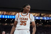 Madison Booker dominates Oregon with 40 as No. 1 Texas rolls on