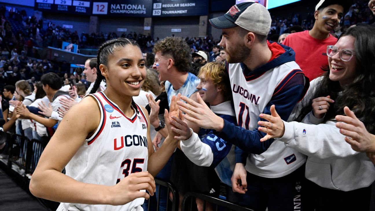 Fudd leads UConn to 53-point win, into Sweet 16
