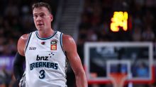 Sam Mennenga signs two-year extension with NZ Breakers