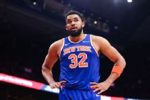 Knicks' Towns ruled out vs. Bulls with right elbow injury