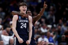 Mullins, projected 1st-round pick in NBA draft, to stay at UConn