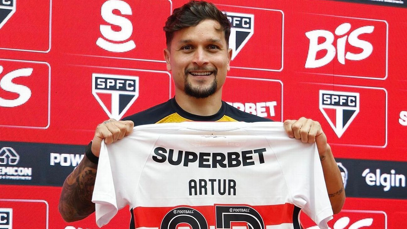 'Preciso de você novamente': Artur abre bastidores de papo com Roger Machado que o convenceu a ir ao São Paulo