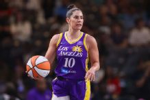 Sources: Kelsey Plum signing one-year deal to return to Sparks