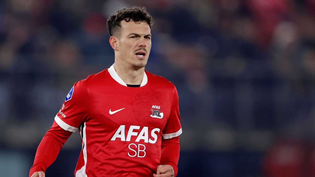 AZ Alkmaar Win with Clasie’s Return and PSV’s Late Drama: Dutch Football Update