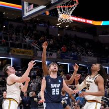 Putback at buzzer gives Mary Washington Division III title