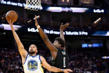 Stephen Curry puts up 29 in return, nearly hands Warriors win