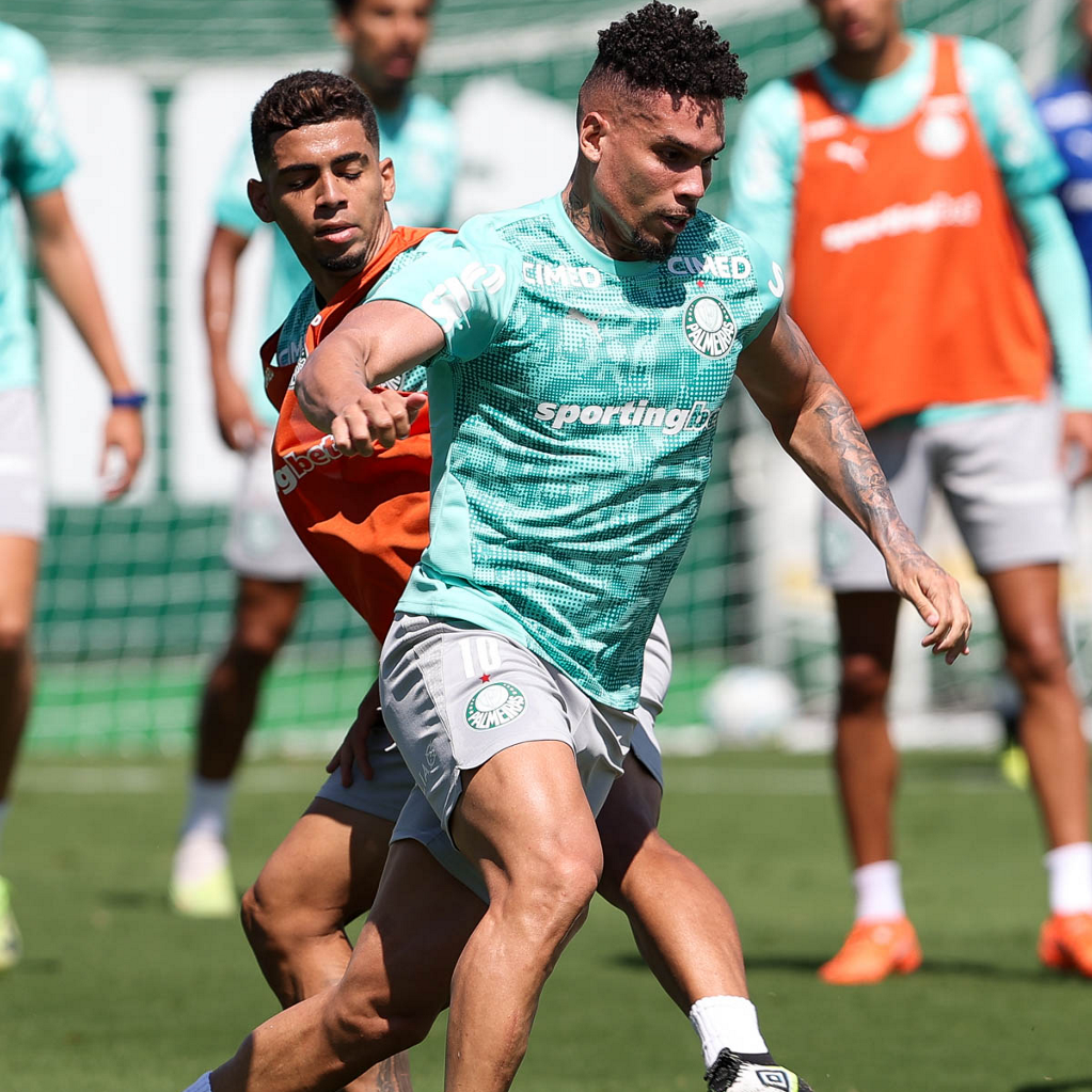 Por que Paulinho viajou com o Palmeiras para estreia da Libertadores?
