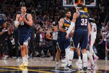 Jokic rallies Nuggets vs. Blazers to move Denver into 3 seed