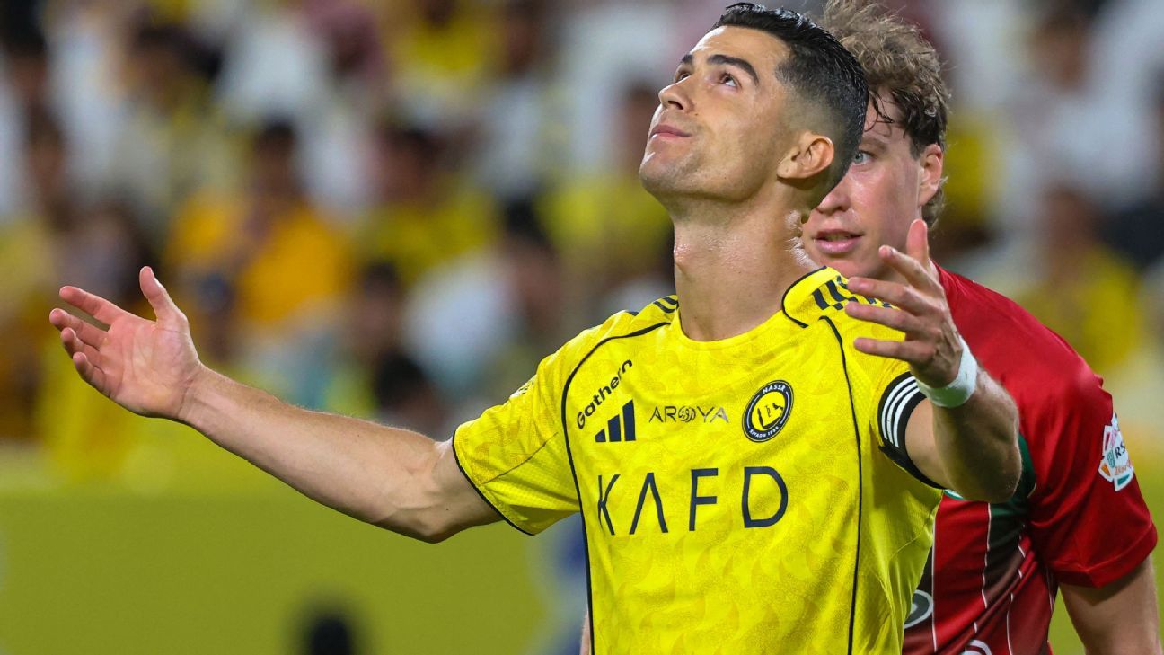 ‘Foi direto para o vestiário e vomitou’: Jorge Jesus detalha susto com Cristiano Ronaldo em jogo do Al Nassr